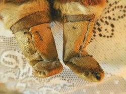 RAWHIDE INUIT FEET